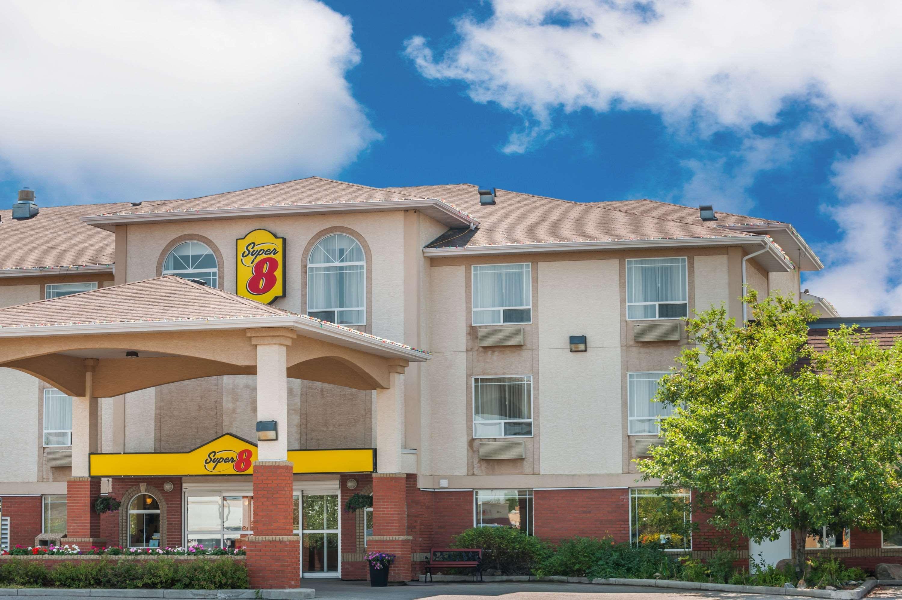 Super 8 By Wyndham High River Ab Ngoại thất bức ảnh