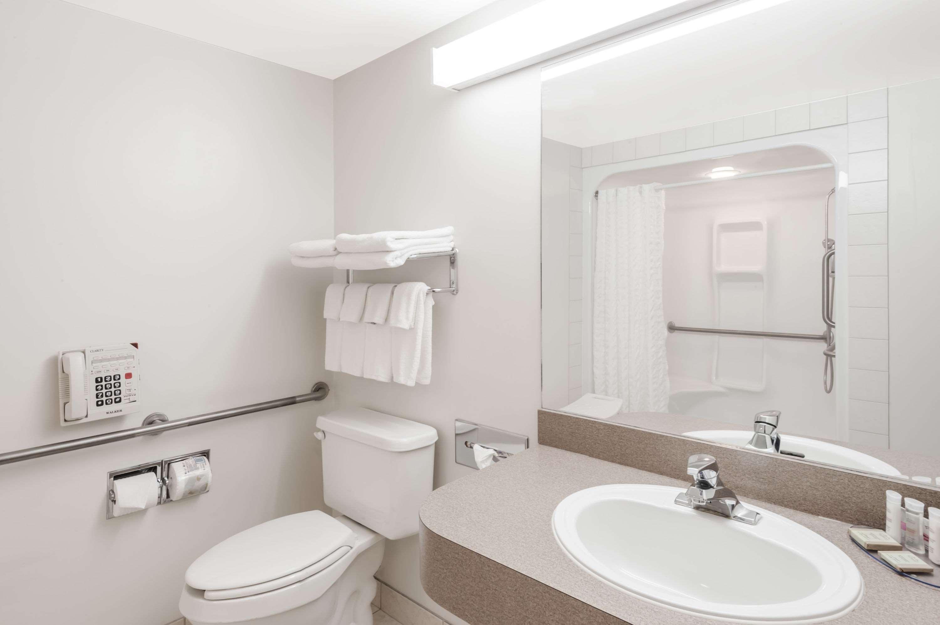 Super 8 By Wyndham High River Ab Ngoại thất bức ảnh
