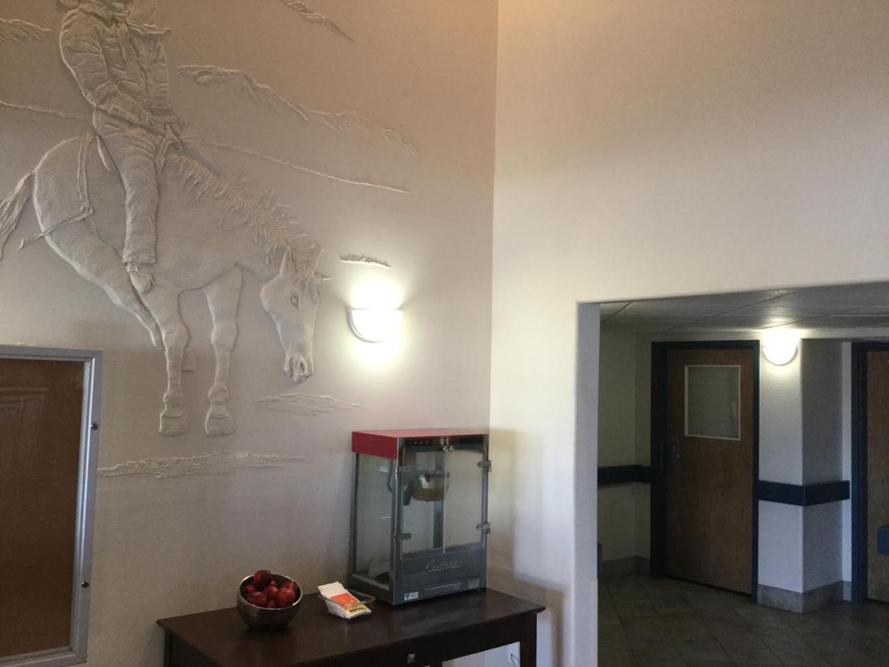 Super 8 By Wyndham High River Ab Ngoại thất bức ảnh